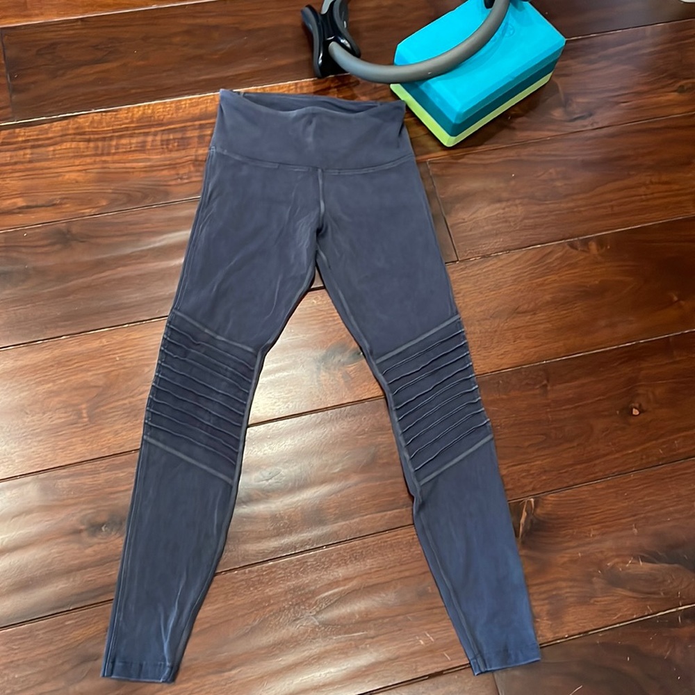 Lorna Jane high rise size xs washed gray moto leggings - light and comfortable